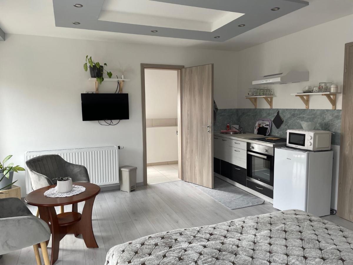 Jasmin Apartment House Вонярцвашхедь Экстерьер фото