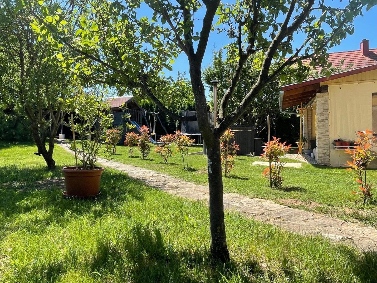 Jasmin Apartment House Вонярцвашхедь Экстерьер фото