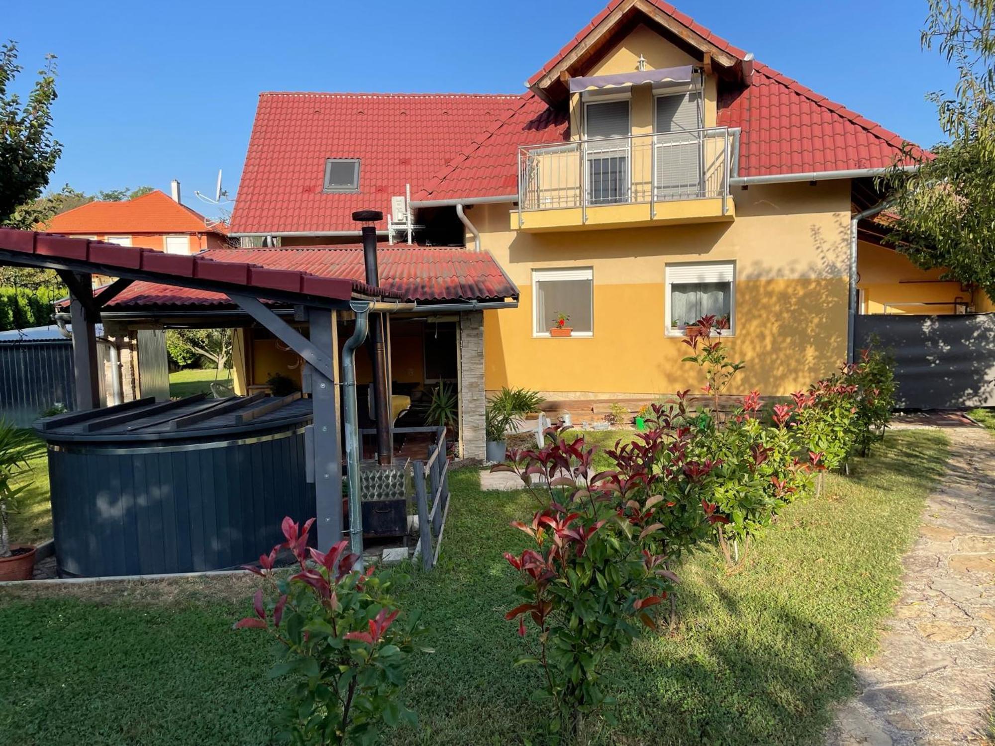 Jasmin Apartment House Вонярцвашхедь Экстерьер фото