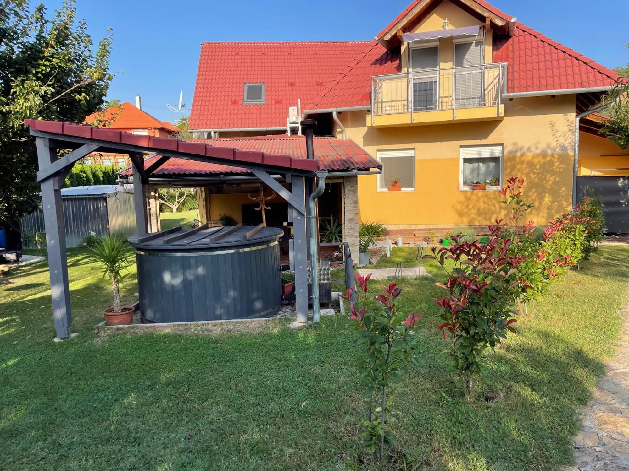 Jasmin Apartment House Вонярцвашхедь Экстерьер фото